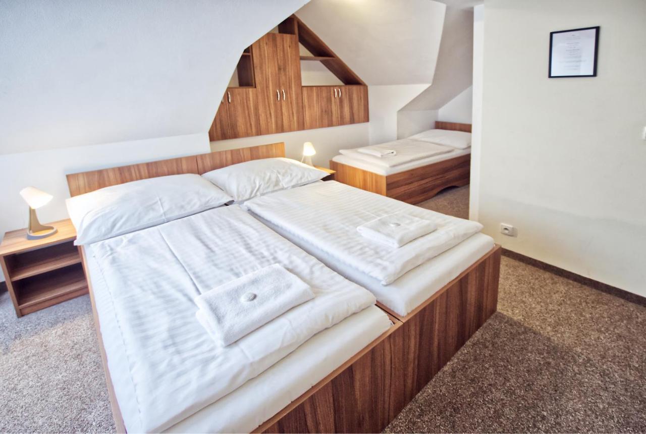 Penzion Kratochvil Dolni Dunajovice Bagian luar foto