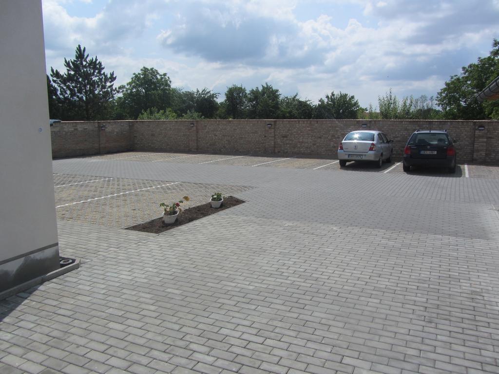 Penzion Kratochvil Dolni Dunajovice Bagian luar foto