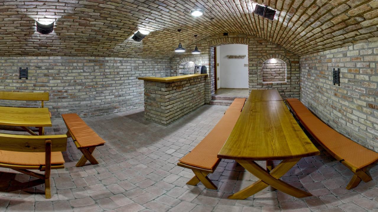 Penzion Kratochvil Dolni Dunajovice Bagian luar foto
