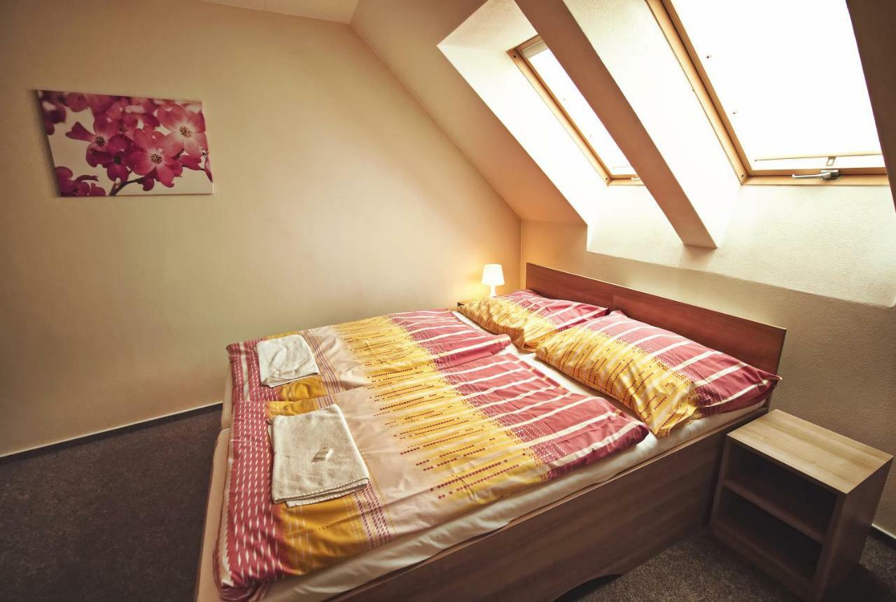 Penzion Kratochvil Dolni Dunajovice Bagian luar foto