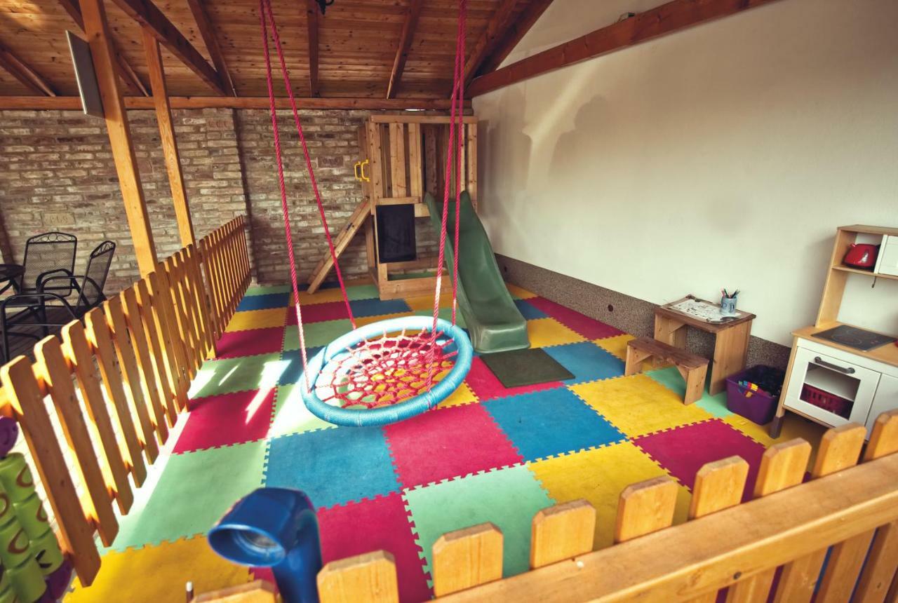 Penzion Kratochvil Dolni Dunajovice Bagian luar foto